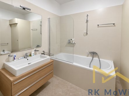 Pronájem bytu, 3+kk, 110 m²
