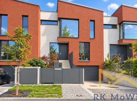 Pronájem domu/vily, 210 m²
