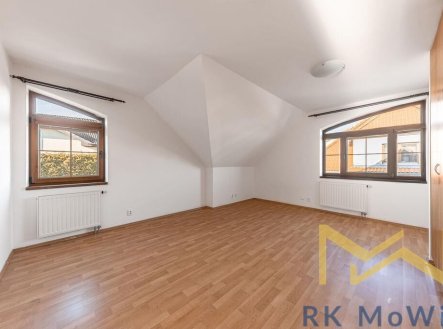 Pronájem domu/vily, 390 m²