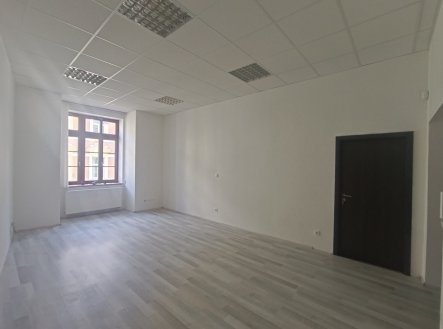 Pronájem kanceláře, 71 m²
