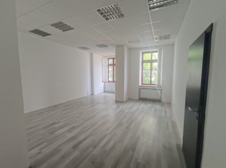 Pronájem kanceláře, 87 m²