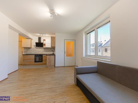 Pronájem bytu, 2+kk, 304 m²