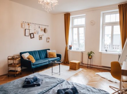 Pronájem bytu, 1+1, 374 m²