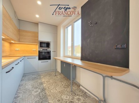 Pronájem bytu, 2+1, 61 m²