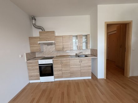 Pronájem bytu, 2+kk, 651 m²