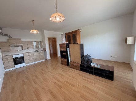 Pronájem bytu, 2+kk, 651 m²