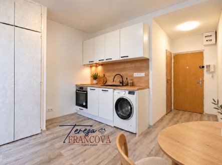 Pronájem bytu, 1+1, 34 m²