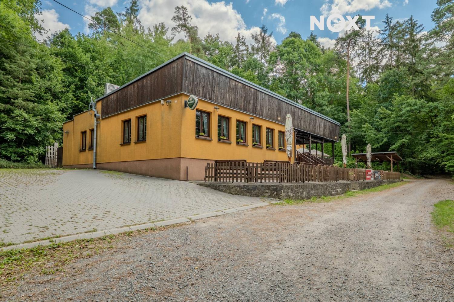 Prodej komerční Restaurace, 304㎡