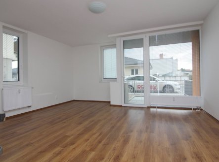 Pronájem bytu, 1+kk, 77 m²