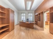 Pronájem obchodní prostory, 270 m²