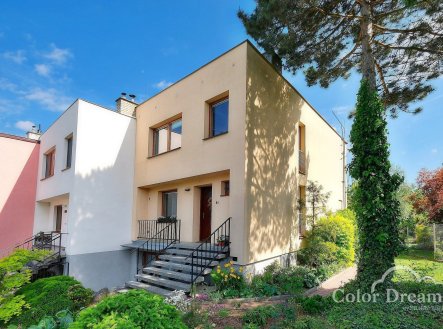 Pronájem domu/vily, 220 m²