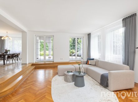 Pronájem domu/vily, 310 m²