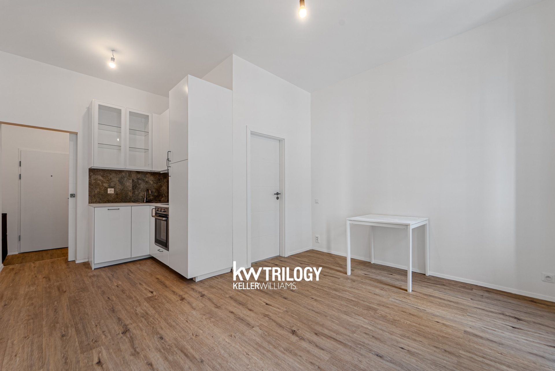 Prodej bytu 1+kk 28 m², Praha - Košíře