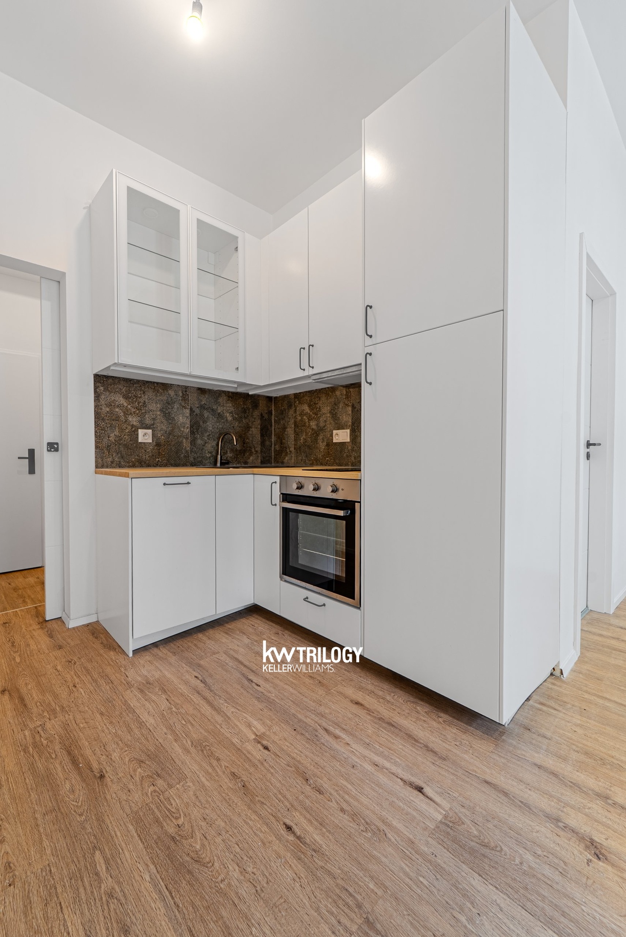 Prodej bytu 1+kk 28 m², Praha - Košíře