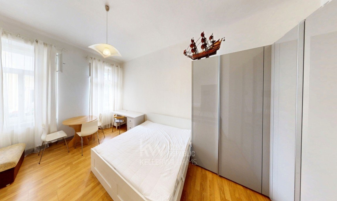 LOŽNICE 1_ BEDROOM 1