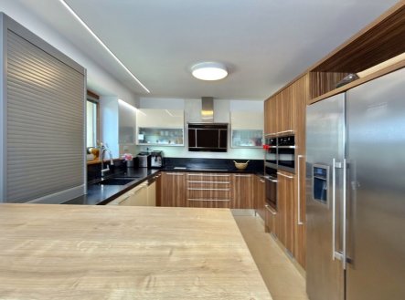 Pronájem domu/vily, 330 m²