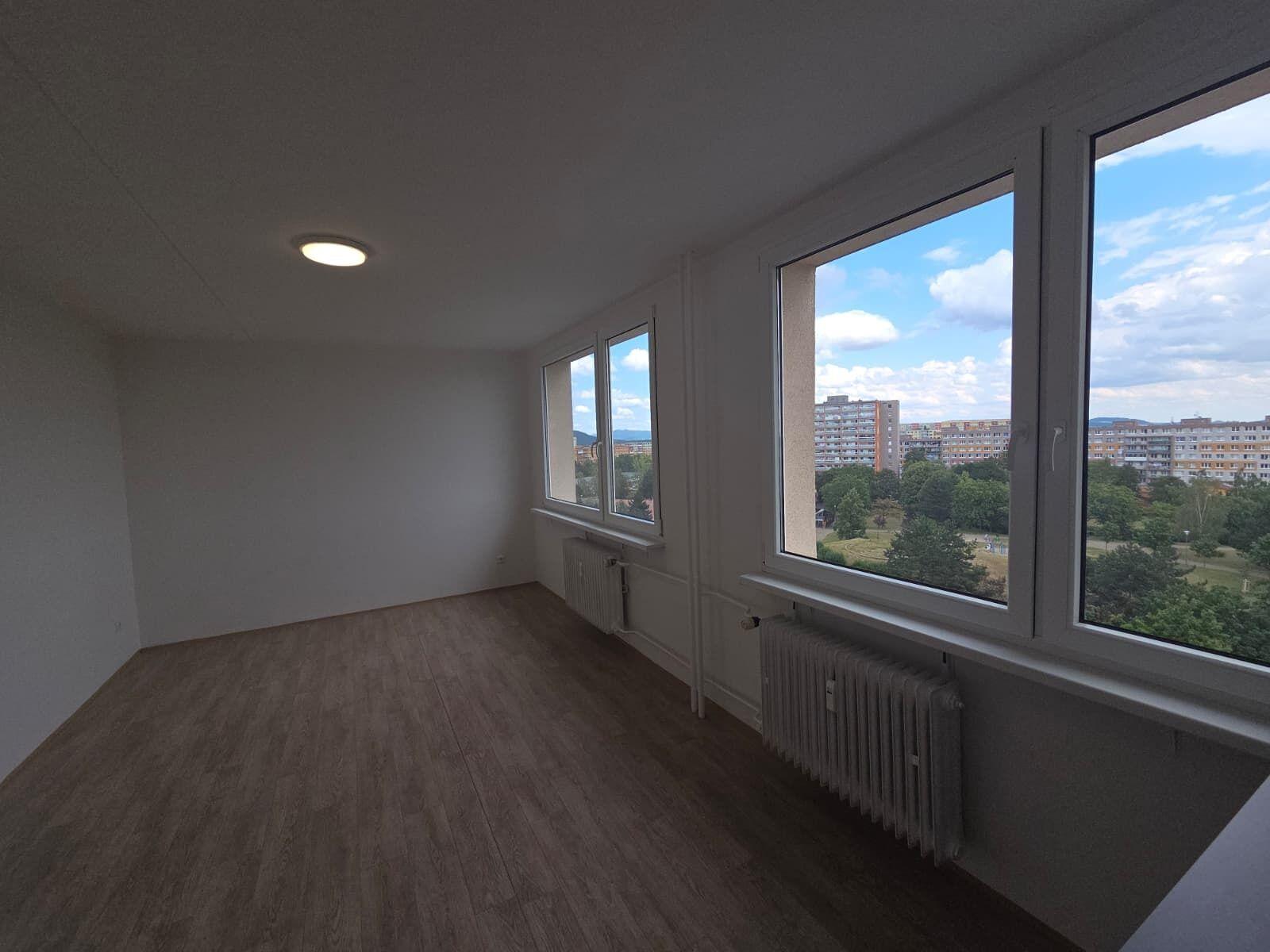 Pronájem atypického bytu 1+1 o výměře 40 m2 v ulici Javorová v Mostě