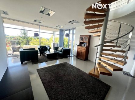 Pronájem bytu, atypický, 150 m²