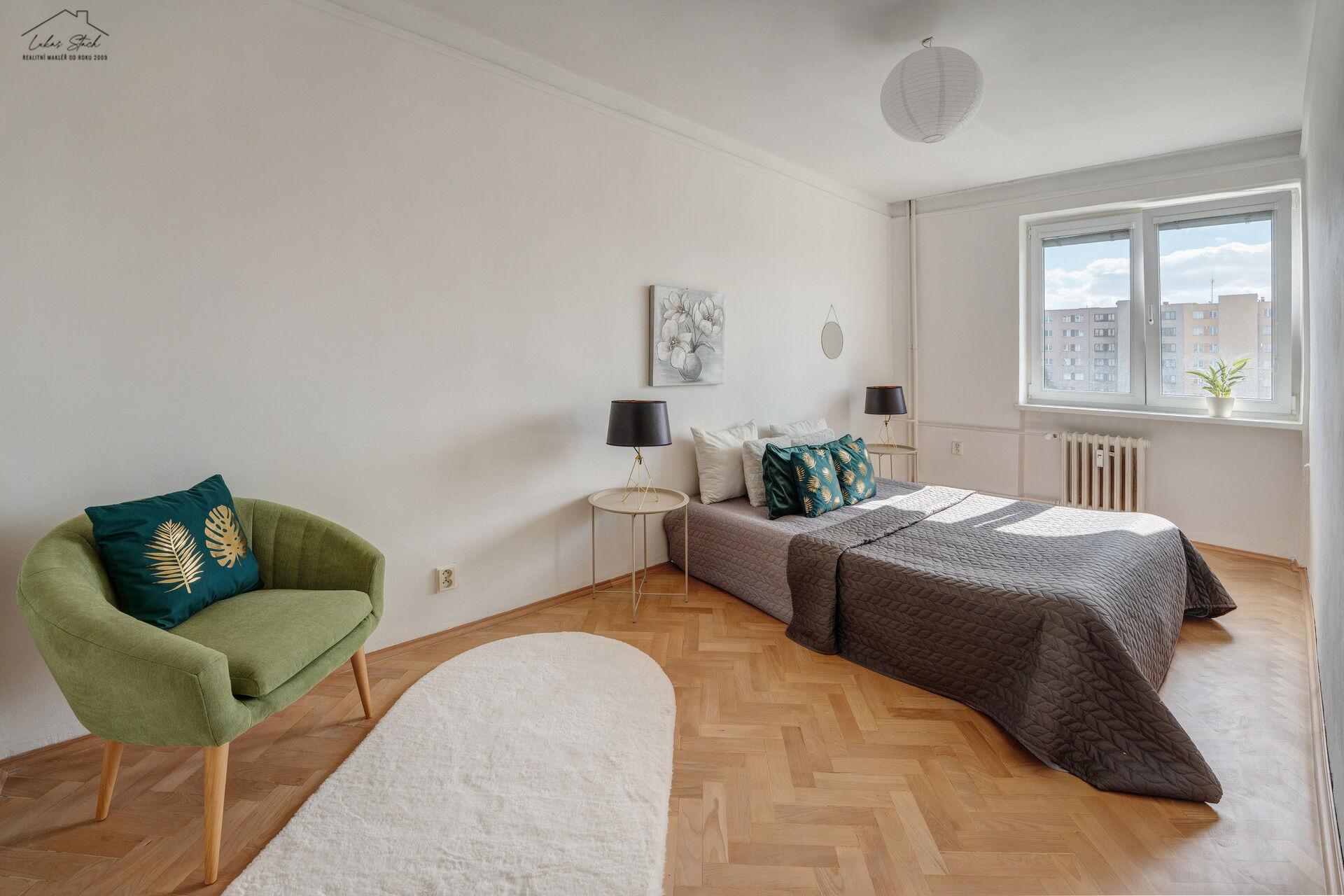 Byt 3+1, 72 m² se zasklenou lodžií, Praha 10 – Spořilov