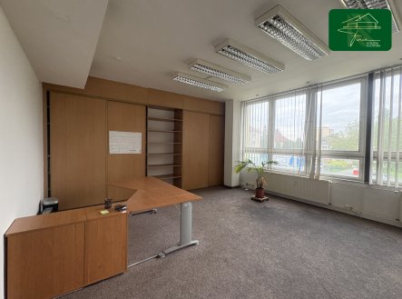 Pronájem komerčního objektu, administrativní budova, 1 283 m²