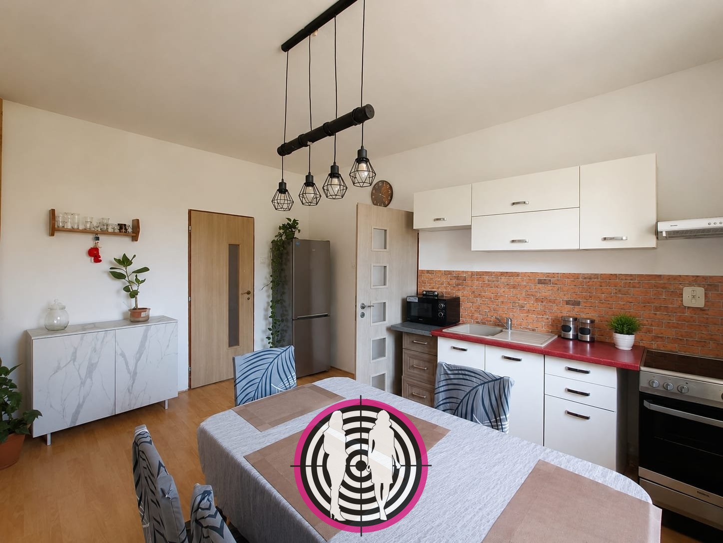 Rodinný dům 3+1 s obytným podkrovím, garáží a pozemkem 322 m2 v Týnci nad Labem