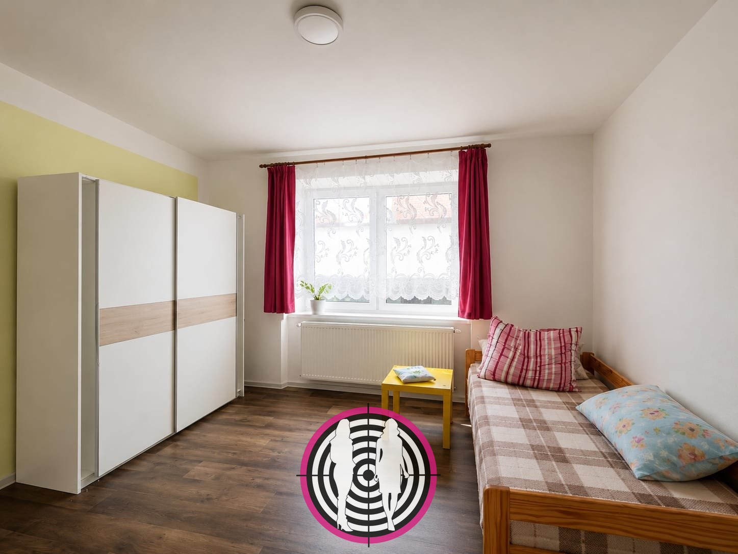 Starší rodinný dům 3+1 s obytným podkrovím, garáží a pozemkem 322 m2 v Týnci nad Labem