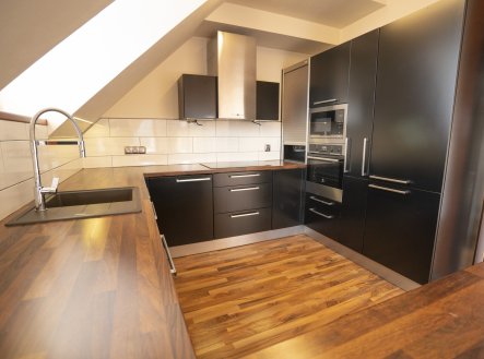 Pronájem bytu, 1+kk, 84 m²