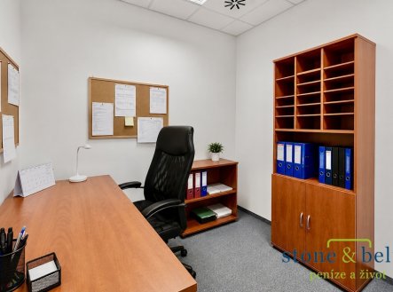 Prodej kanceláře, 293 m²