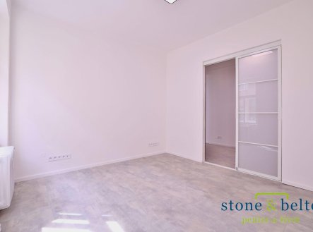 Pronájem kanceláře, 145 m²