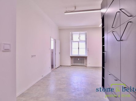Pronájem kanceláře, 145 m²