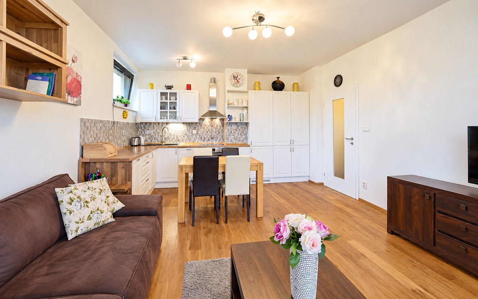 Prodej bytu 2+kk, 58,8 m², terasa 21,6 m², sklep a parkovací stání – Praha 9, Hrdlořezy