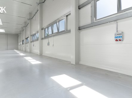 Pronájem skladu, 1 786 m²