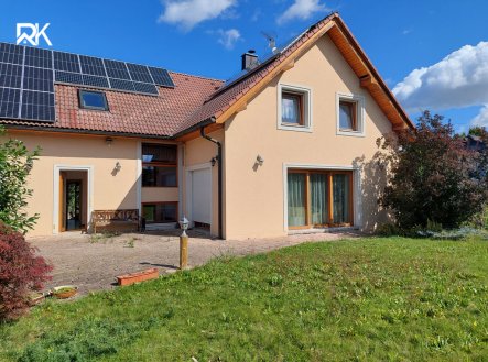 Pronájem domu/vily, 240 m² obrázek