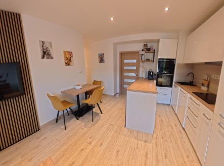 Pronájem bytu, 4+kk, 87 m²