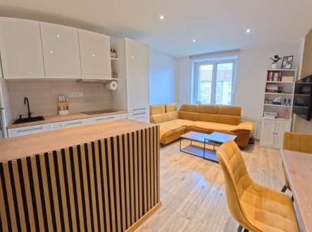 Pronájem bytu, 4+kk, 87 m²