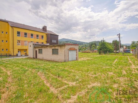 Prodej pozemku pro komerční výstavbu, 1 608 m²