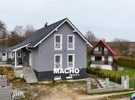 Prodej domu/vily, 220 m² obrázek