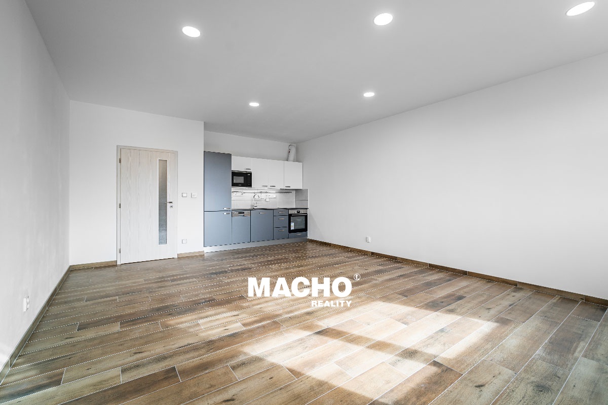 reality-robert-macho-pronajem-bytu-2kk-u-plynarny-praha-03
