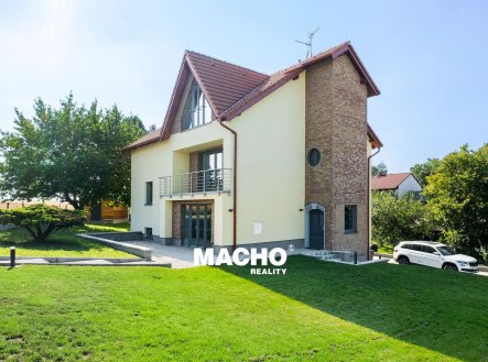 Pronájem domu/vily, 380 m²