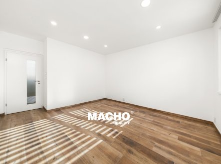 Pronájem bytu, 2+1, 68 m²
