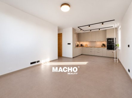 Pronájem bytu, 3+kk, 65 m²