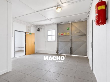 Pronájem komerčního objektu, sklad, 472 m²