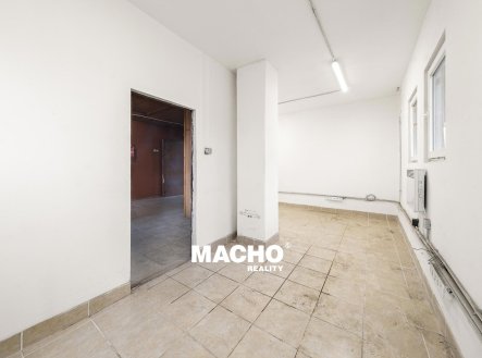 Pronájem komerčního objektu, sklad, 472 m²