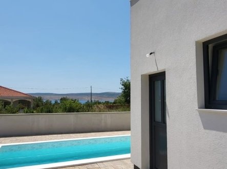 3 | Prodej - dům/vila, 250 m²