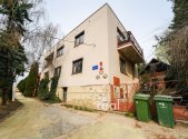 Prodej - nájemní dům, 295 m²