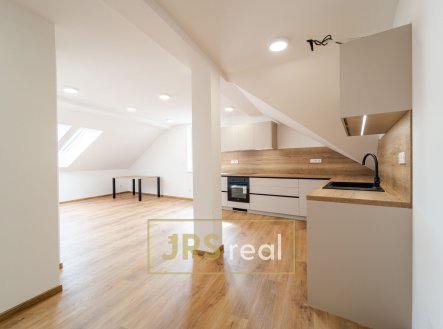 Pronájem bytu, 4+kk, 107 m²