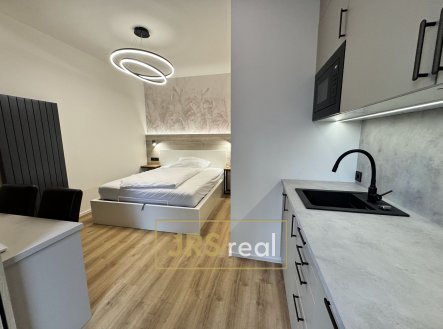 Pronájem bytu, 1+kk, 32 m²