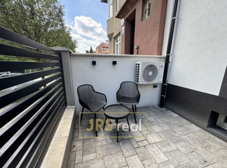 Pronájem bytu, 1+kk, 32 m²