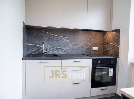 Pronájem bytu, 1+kk, 32 m²