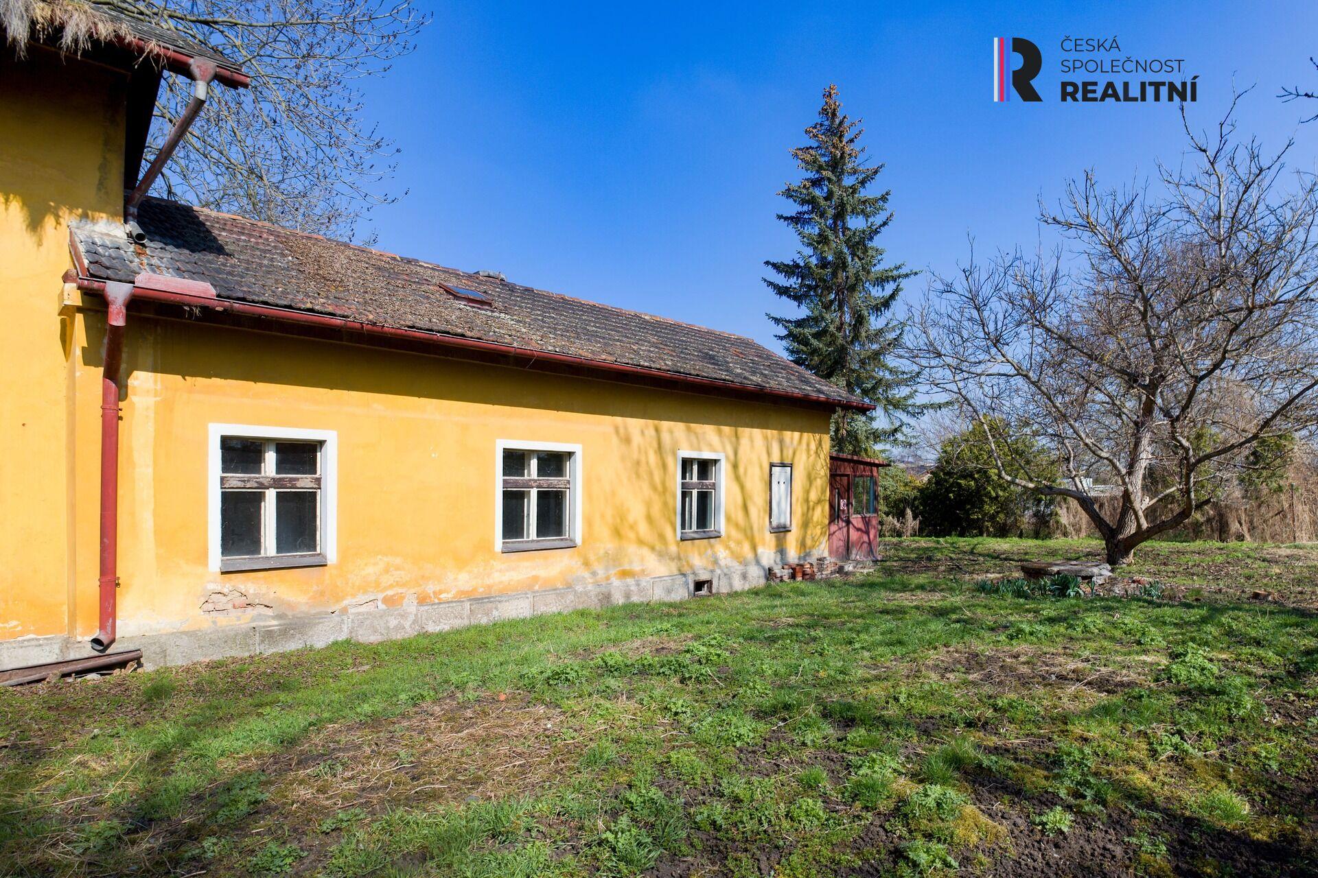 Prodej zajímavé nemovitosti. RD 3+1 s potenciálem komerčního využití či skladovacích prostor